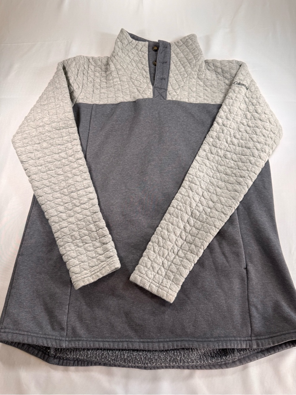 Columbia Sportswear Women’s XL Quilted Snap Neck Pullover Sweatshirt Gray